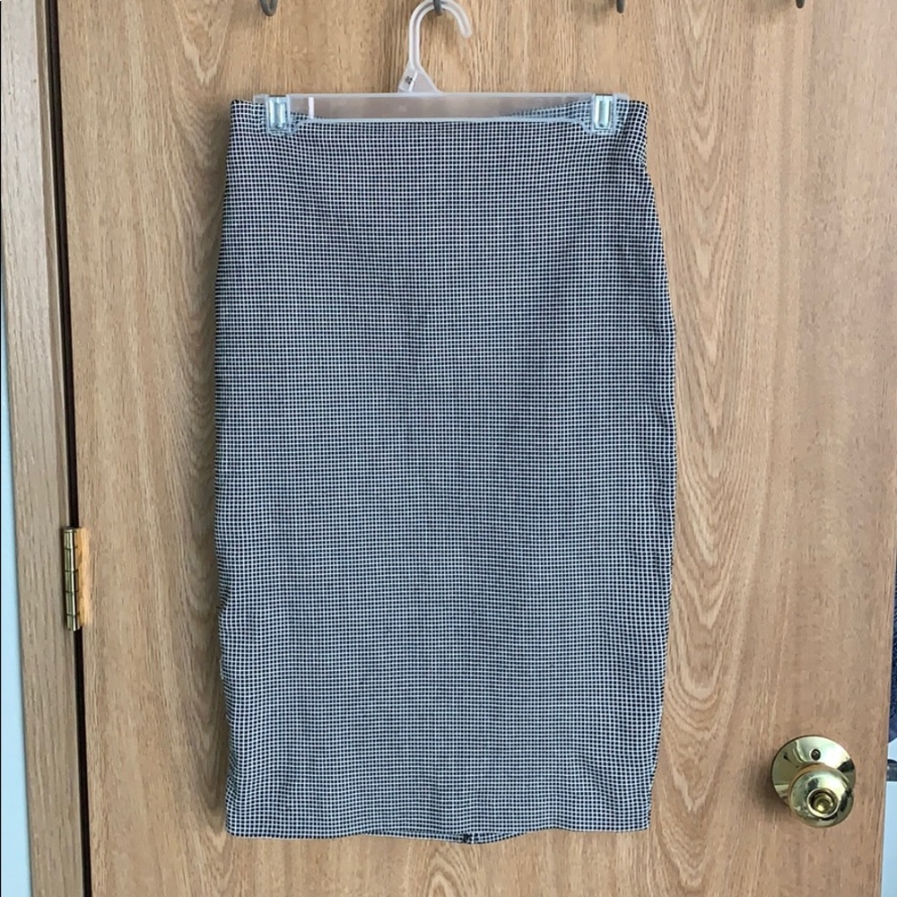 Black and white checkered pencil skirt